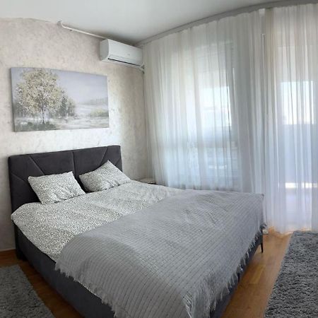 Manhattan Apartman Belvil Belgrado Buitenkant foto
