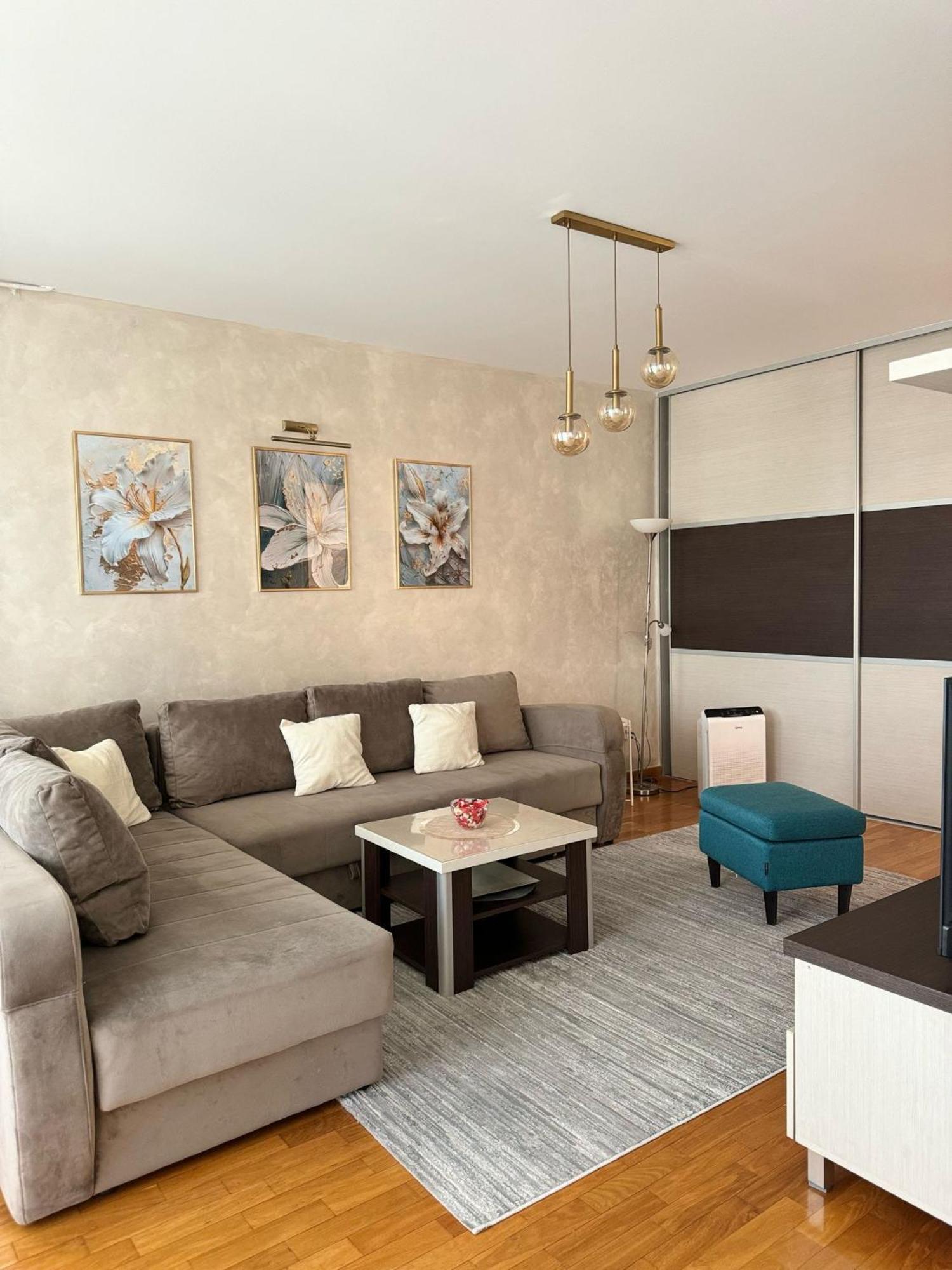 Manhattan Apartman Belvil Belgrado Buitenkant foto
