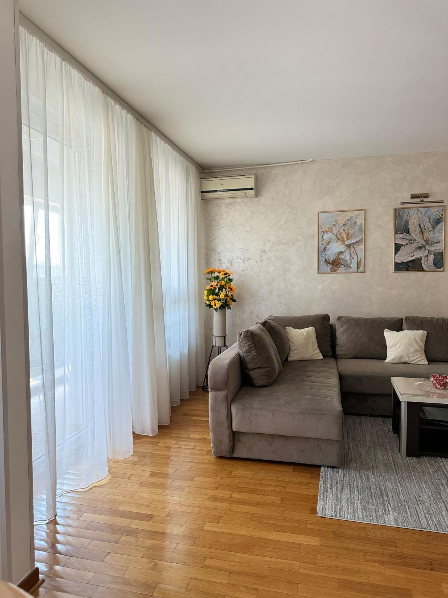 Manhattan Apartman Belvil Belgrado Buitenkant foto