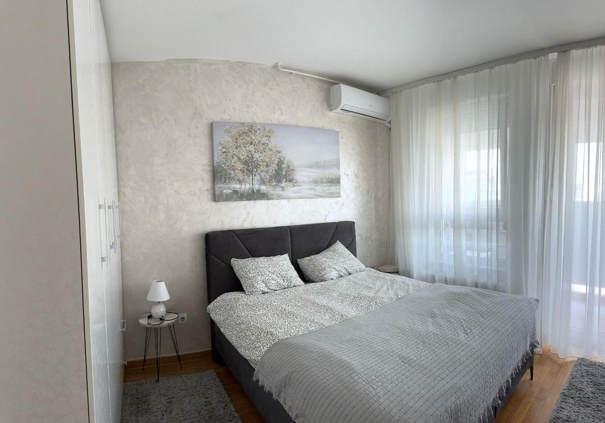 Manhattan Apartman Belvil Belgrado Buitenkant foto