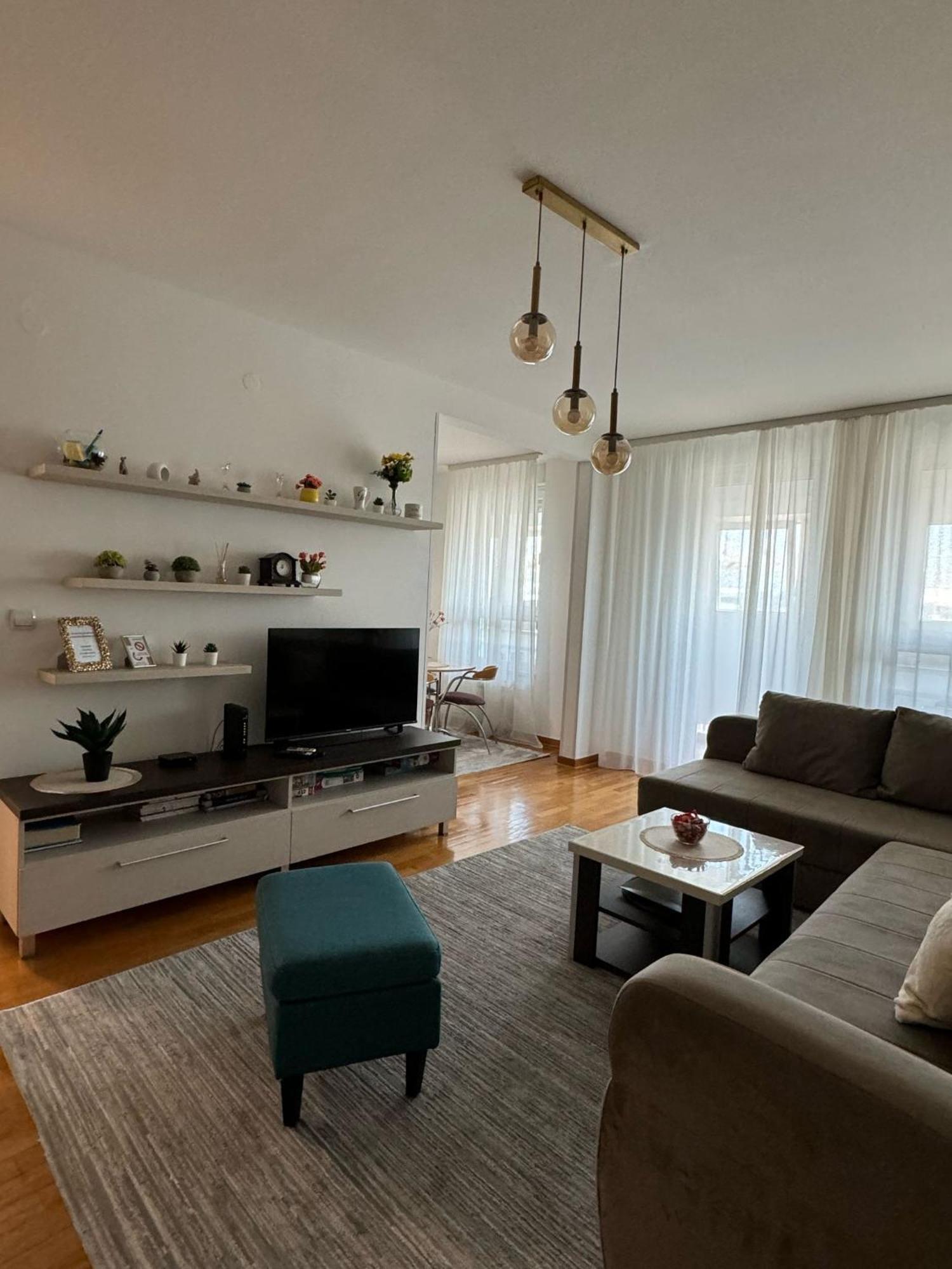 Manhattan Apartman Belvil Belgrado Buitenkant foto